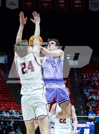 Thumbnail 1 in Herriman vs. Lehi (UHSAA 6A Quarterfinal) photogallery.