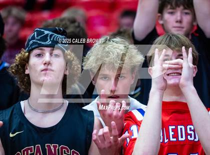 Thumbnail 1 in Herriman vs. Lehi (UHSAA 6A Quarterfinal) photogallery.