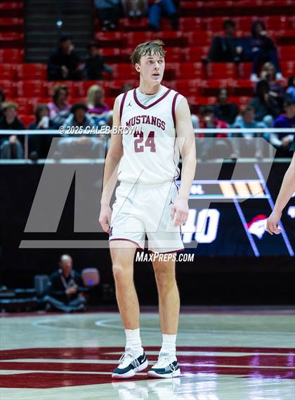 Thumbnail 3 in Herriman vs. Lehi (UHSAA 6A Quarterfinal) photogallery.