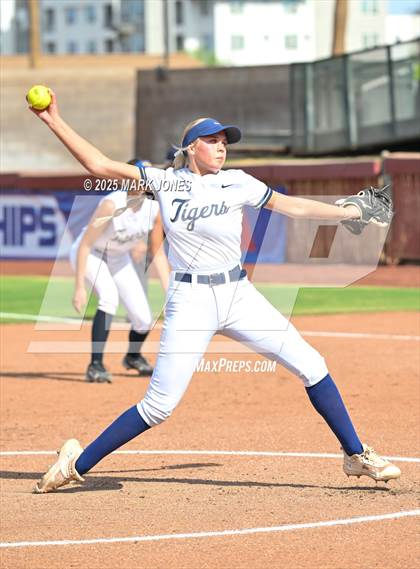 Thumbnail 2 in St. David vs. Joseph City (AIA 1A Final) photogallery.