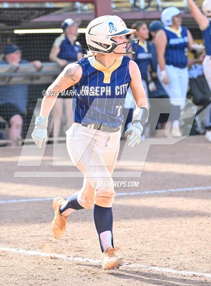 Thumbnail 2 in St. David vs. Joseph City (AIA 1A Final) photogallery.