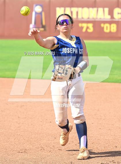 Thumbnail 3 in St. David vs. Joseph City (AIA 1A Final) photogallery.