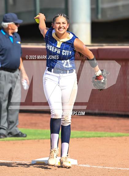 Thumbnail 1 in St. David vs. Joseph City (AIA 1A Final) photogallery.