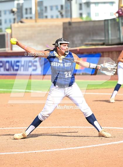 Thumbnail 3 in St. David vs. Joseph City (AIA 1A Final) photogallery.