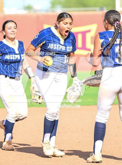Thumbnail 3 in St. David vs. Joseph City (AIA 1A Final) photogallery.
