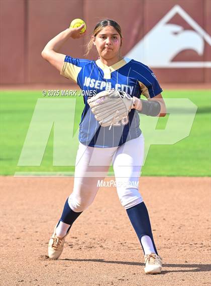 Thumbnail 3 in St. David vs. Joseph City (AIA 1A Final) photogallery.