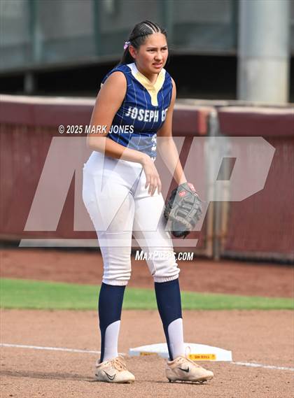 Thumbnail 2 in St. David vs. Joseph City (AIA 1A Final) photogallery.