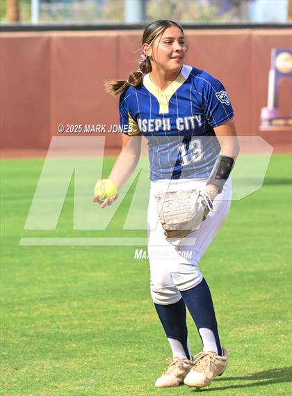Thumbnail 2 in St. David vs. Joseph City (AIA 1A Final) photogallery.