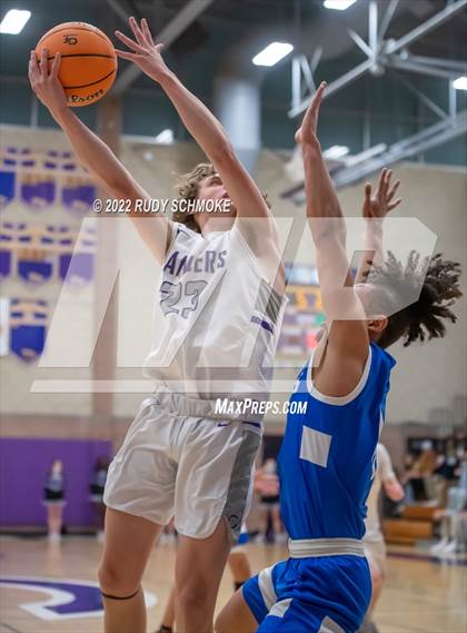 Thumbnail 3 in Carlsbad vs. San Diego (CIF SDS D1 Semifinals) photogallery.