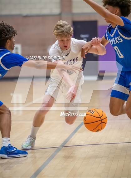 Thumbnail 3 in Carlsbad vs. San Diego (CIF SDS D1 Semifinals) photogallery.