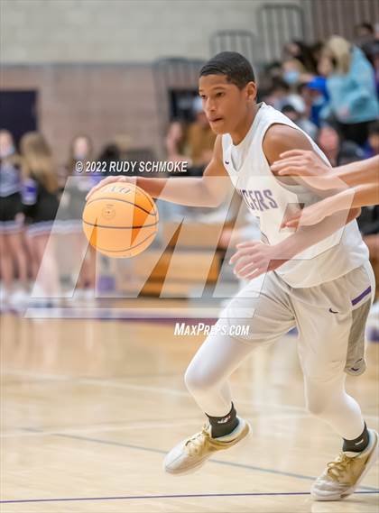 Thumbnail 3 in Carlsbad vs. San Diego (CIF SDS D1 Semifinals) photogallery.