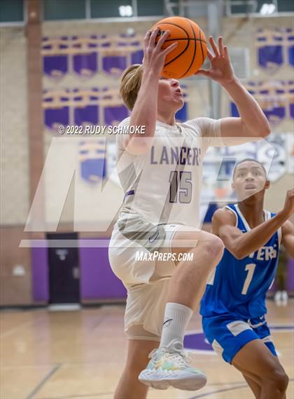 Thumbnail 3 in Carlsbad vs. San Diego (CIF SDS D1 Semifinals) photogallery.