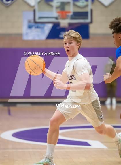 Thumbnail 3 in Carlsbad vs. San Diego (CIF SDS D1 Semifinals) photogallery.