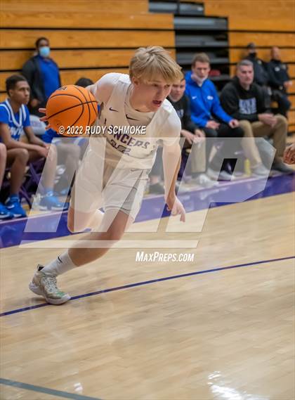 Thumbnail 1 in Carlsbad vs. San Diego (CIF SDS D1 Semifinals) photogallery.