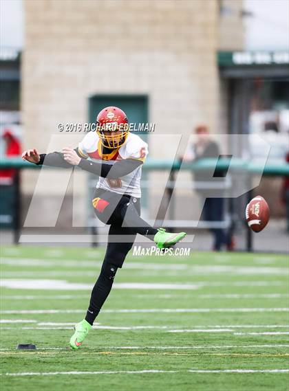 Thumbnail 2 in Eastside Catholic vs Kamiakin (WIAA 3A Semifinal Playoff) photogallery.
