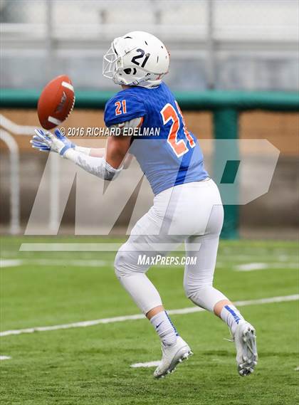 Thumbnail 2 in Eastside Catholic vs Kamiakin (WIAA 3A Semifinal Playoff) photogallery.