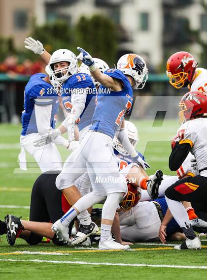 Thumbnail 2 in Eastside Catholic vs Kamiakin (WIAA 3A Semifinal Playoff) photogallery.