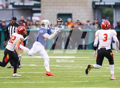 Thumbnail 3 in Eastside Catholic vs Kamiakin (WIAA 3A Semifinal Playoff) photogallery.