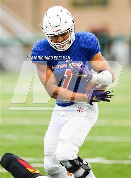Thumbnail 2 in Eastside Catholic vs Kamiakin (WIAA 3A Semifinal Playoff) photogallery.