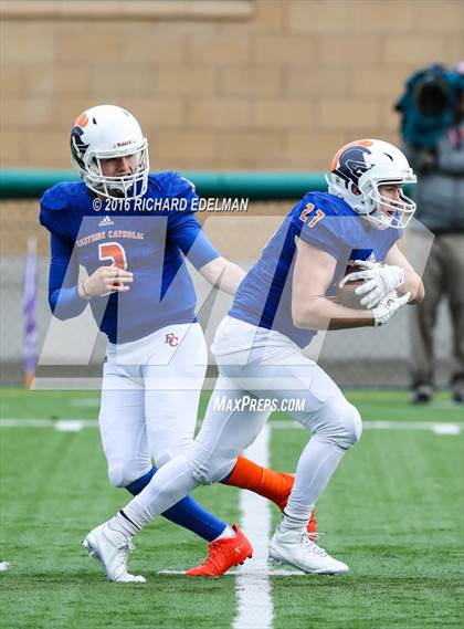 Thumbnail 2 in Eastside Catholic vs Kamiakin (WIAA 3A Semifinal Playoff) photogallery.