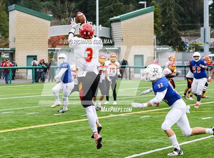 Thumbnail 2 in Eastside Catholic vs Kamiakin (WIAA 3A Semifinal Playoff) photogallery.