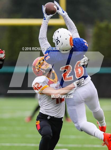 Thumbnail 1 in Eastside Catholic vs Kamiakin (WIAA 3A Semifinal Playoff) photogallery.