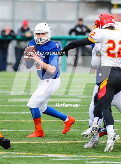 Thumbnail 2 in Eastside Catholic vs Kamiakin (WIAA 3A Semifinal Playoff) photogallery.