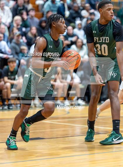 Thumbnail 1 in  Bay Shore vs William Floyd (NYSPHSAA Section XI Class AAA Semifinals) photogallery.