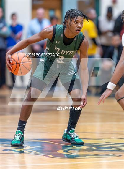 Thumbnail 2 in  Bay Shore vs William Floyd (NYSPHSAA Section XI Class AAA Semifinals) photogallery.