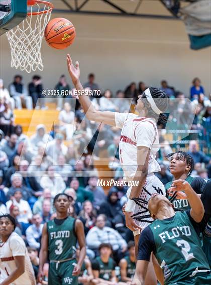 Thumbnail 2 in  Bay Shore vs William Floyd (NYSPHSAA Section XI Class AAA Semifinals) photogallery.