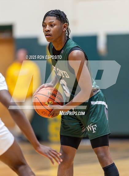 Thumbnail 2 in  Bay Shore vs William Floyd (NYSPHSAA Section XI Class AAA Semifinals) photogallery.