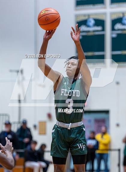 Thumbnail 1 in  Bay Shore vs William Floyd (NYSPHSAA Section XI Class AAA Semifinals) photogallery.