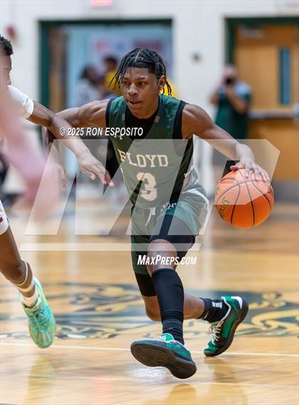 Thumbnail 1 in  Bay Shore vs William Floyd (NYSPHSAA Section XI Class AAA Semifinals) photogallery.
