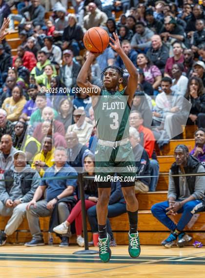 Thumbnail 2 in  Bay Shore vs William Floyd (NYSPHSAA Section XI Class AAA Semifinals) photogallery.