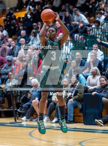 Thumbnail 1 in  Bay Shore vs William Floyd (NYSPHSAA Section XI Class AAA Semifinals) photogallery.