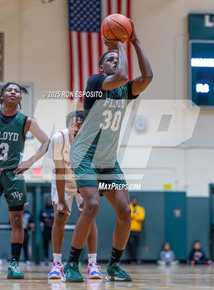 Thumbnail 3 in  Bay Shore vs William Floyd (NYSPHSAA Section XI Class AAA Semifinals) photogallery.