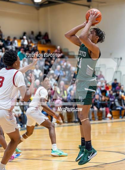 Thumbnail 2 in  Bay Shore vs William Floyd (NYSPHSAA Section XI Class AAA Semifinals) photogallery.