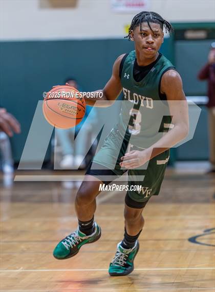 Thumbnail 2 in  Bay Shore vs William Floyd (NYSPHSAA Section XI Class AAA Semifinals) photogallery.