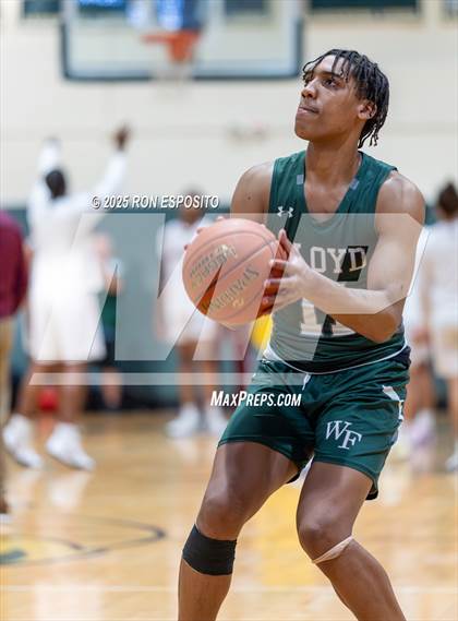Thumbnail 2 in  Bay Shore vs William Floyd (NYSPHSAA Section XI Class AAA Semifinals) photogallery.