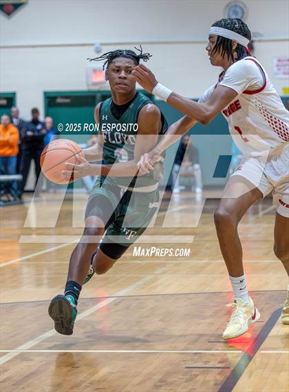 Thumbnail 1 in  Bay Shore vs William Floyd (NYSPHSAA Section XI Class AAA Semifinals) photogallery.