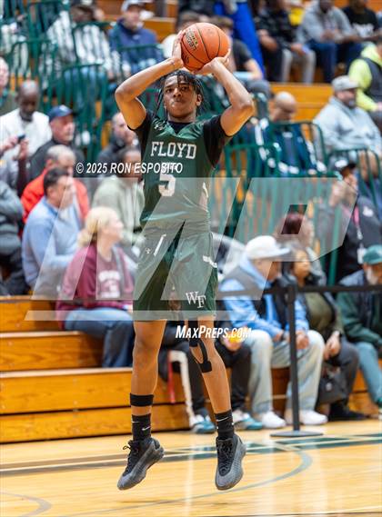 Thumbnail 1 in  Bay Shore vs William Floyd (NYSPHSAA Section XI Class AAA Semifinals) photogallery.