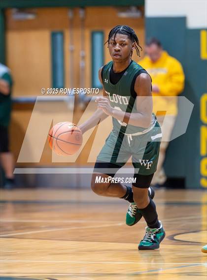 Thumbnail 1 in  Bay Shore vs William Floyd (NYSPHSAA Section XI Class AAA Semifinals) photogallery.
