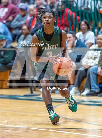 Thumbnail 2 in  Bay Shore vs William Floyd (NYSPHSAA Section XI Class AAA Semifinals) photogallery.