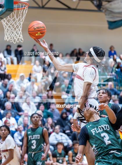 Thumbnail 1 in  Bay Shore vs William Floyd (NYSPHSAA Section XI Class AAA Semifinals) photogallery.