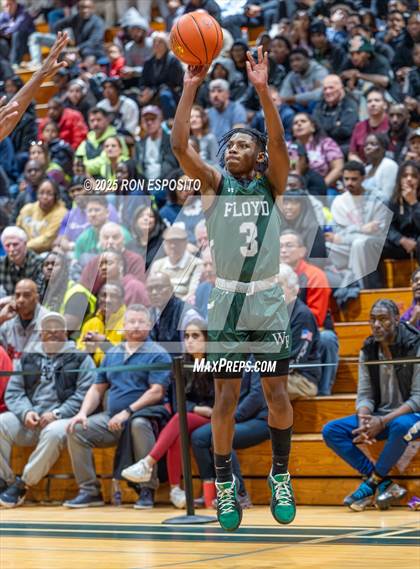 Thumbnail 3 in  Bay Shore vs William Floyd (NYSPHSAA Section XI Class AAA Semifinals) photogallery.