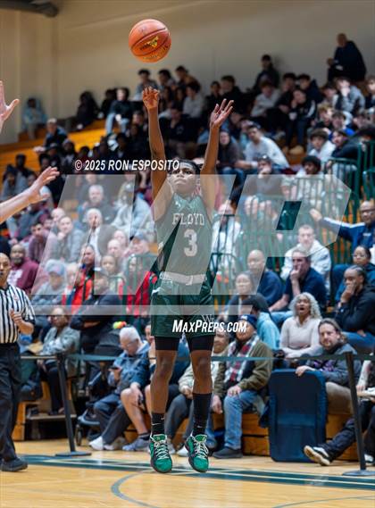 Thumbnail 3 in  Bay Shore vs William Floyd (NYSPHSAA Section XI Class AAA Semifinals) photogallery.