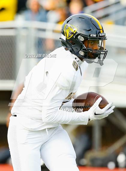 Thumbnail 2 in Bishop O'Dowd @ Moreau Catholic photogallery.