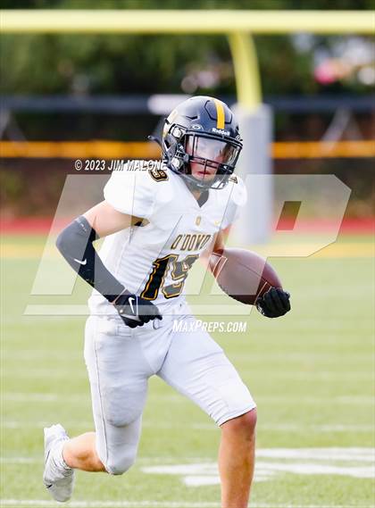 Thumbnail 3 in Bishop O'Dowd @ Moreau Catholic photogallery.