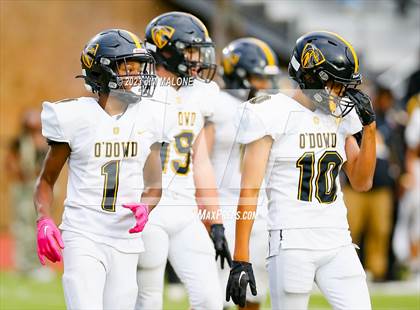 Thumbnail 3 in Bishop O'Dowd @ Moreau Catholic photogallery.