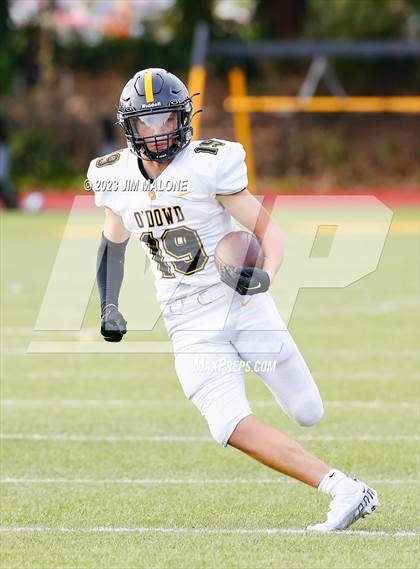 Thumbnail 3 in Bishop O'Dowd @ Moreau Catholic photogallery.